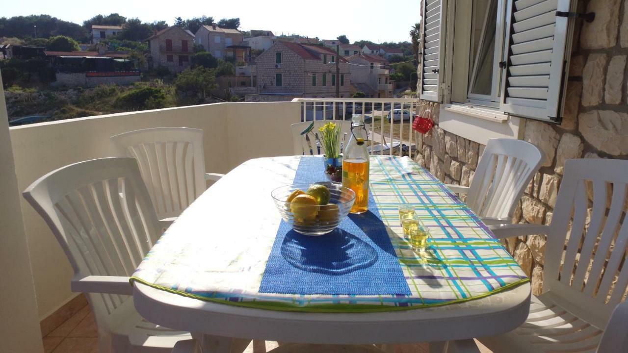 Apartment Karuza Rukavac Vis Eksteriør billede