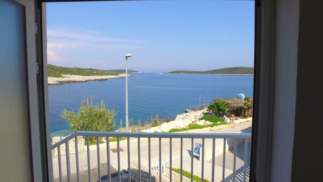 Apartment Karuza Rukavac Vis Eksteriør billede